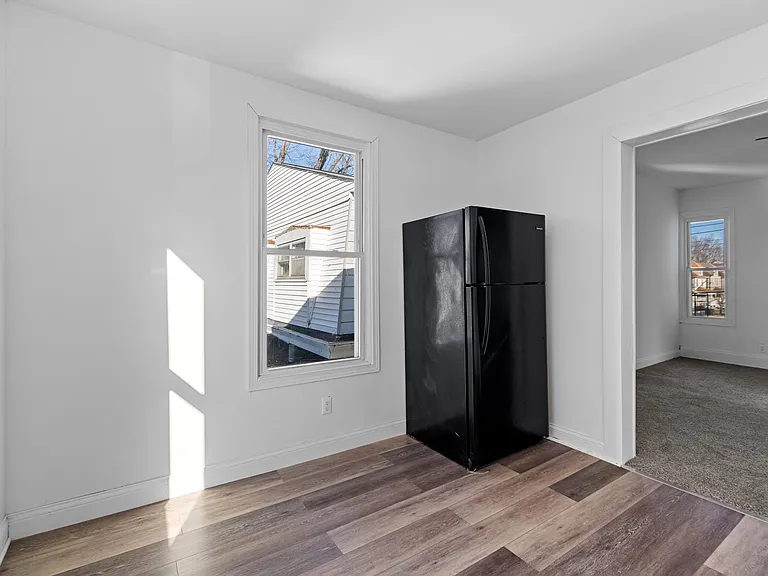 4721 Section Ave #B — Photo 3