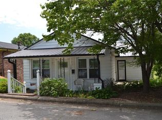 109 N 5th Ave, Mayodan, NC 27027