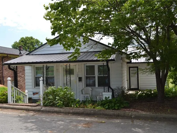 109 N 5th Ave, Mayodan, NC 27027