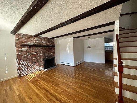 3rd image of 22 Bradford Ct