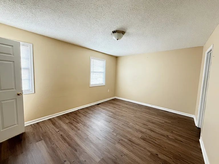 163 Gracy St — Photo 9