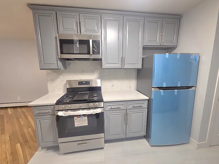 142 Lincoln Ave #2 — Photo 5