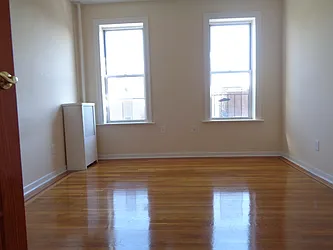 Rented by Zikos Realty Services