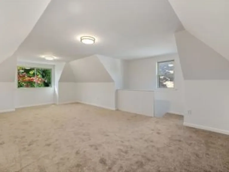 3054 Zephyr Ave — Photo 4