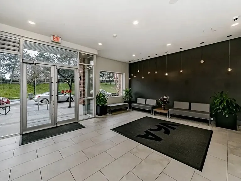 221 Union St #8 — Photo 8