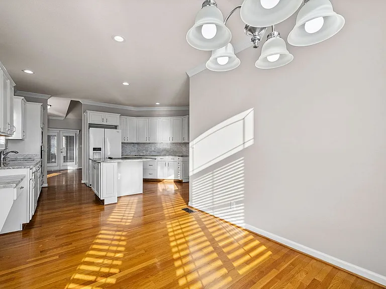 650 Appomattox Ct — Photo 16