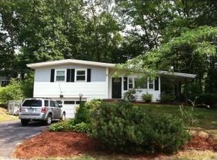 469 Oak St, Manchester, NH 03104