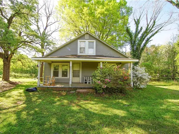 120 Adkins Rd, Stoneville, NC 27048