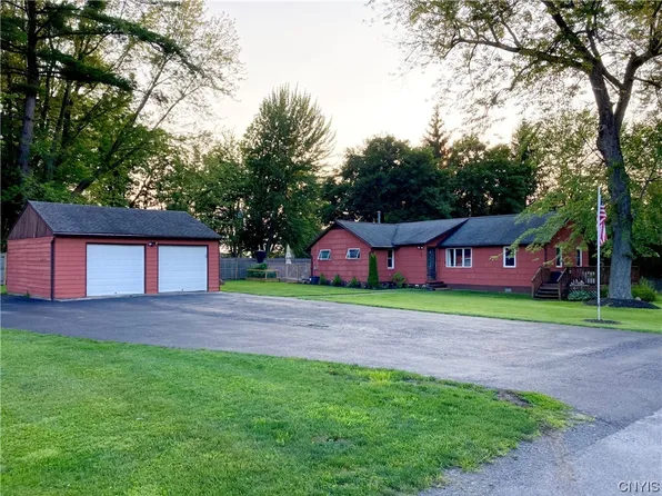 129 Monroe Ave, Canastota, NY 13032