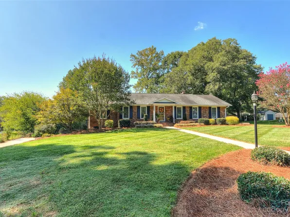 133 Scottsmoor Dr, Charlotte, NC 28214
