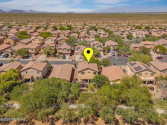 3rd image of 413 W Corte Planga