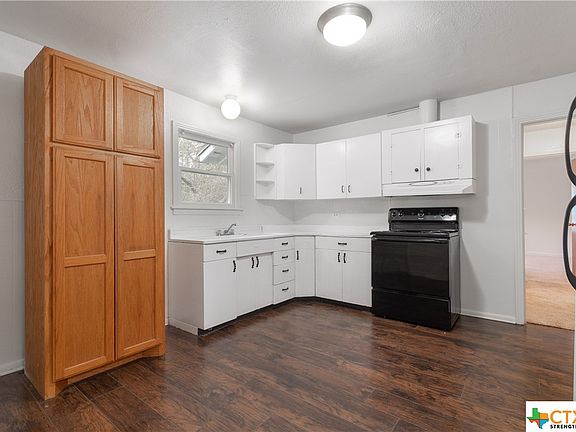 3rd image of 1017 W Martin Luther King Dr