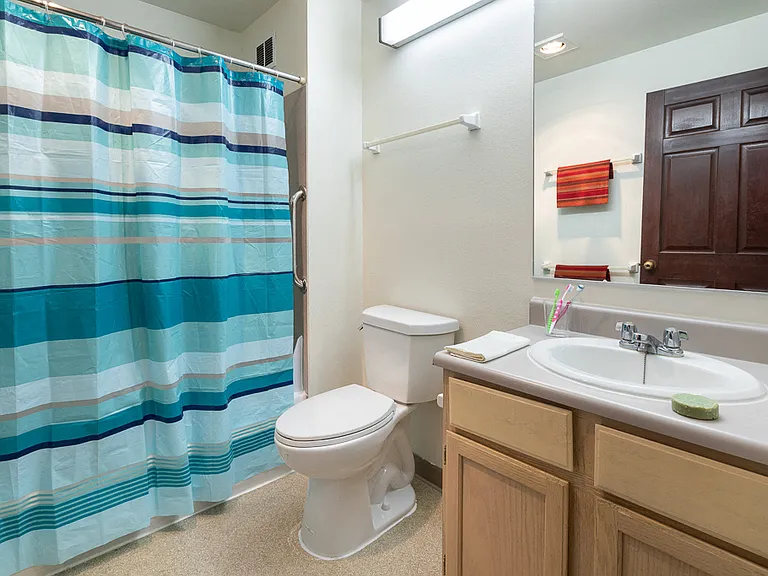 Cascade Court Apartments — Photo 4