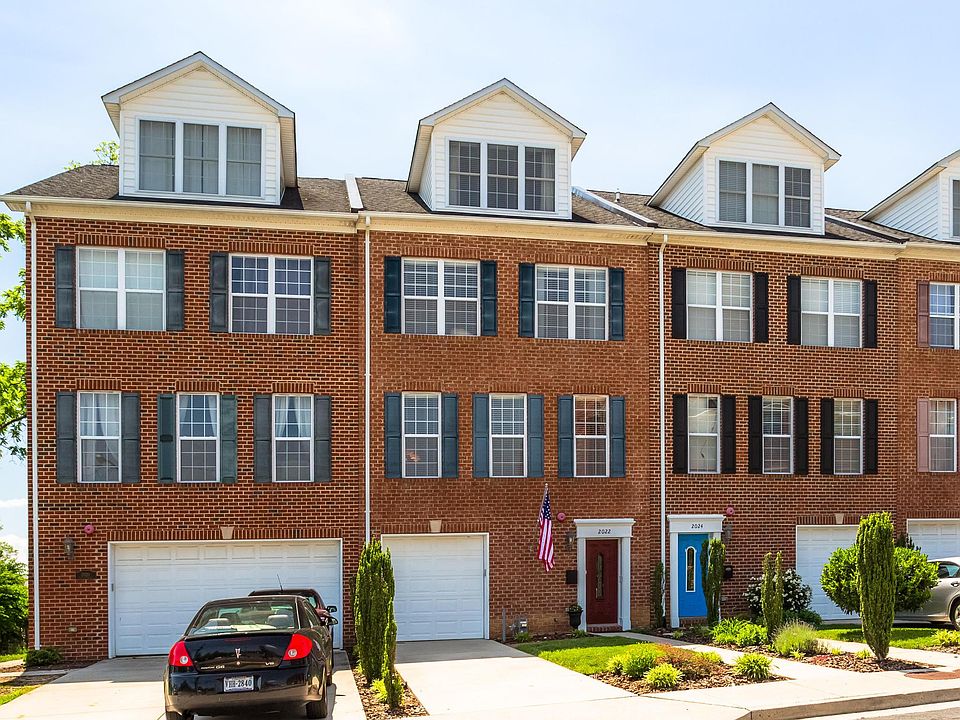 Spacious 4 story townhouse