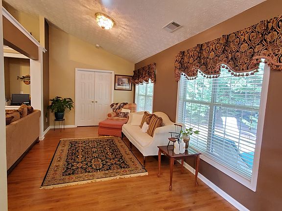 5th image of 1819 Chalmers Oak Ct