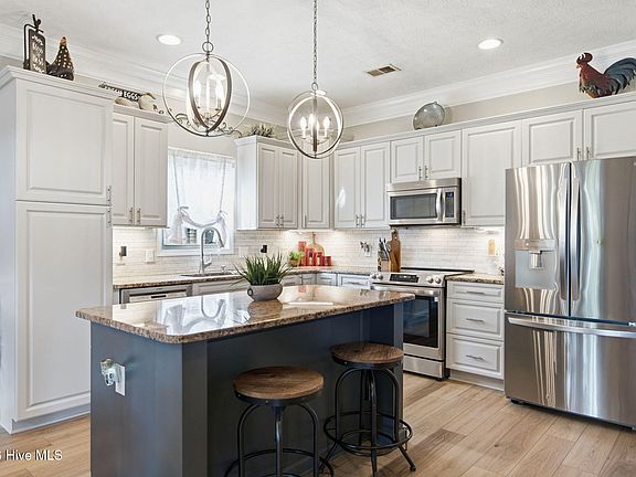 5th image of 542 Wampee Street NW