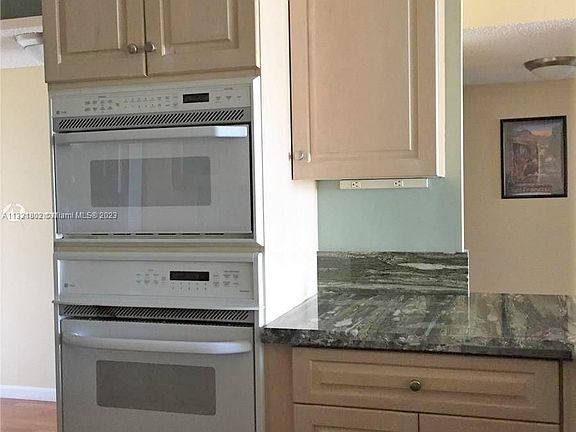 4th image of 200 Leslie Dr APT 827