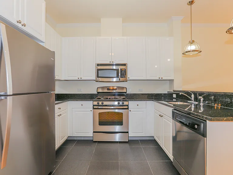 12 Main St #D404 — Photo 8