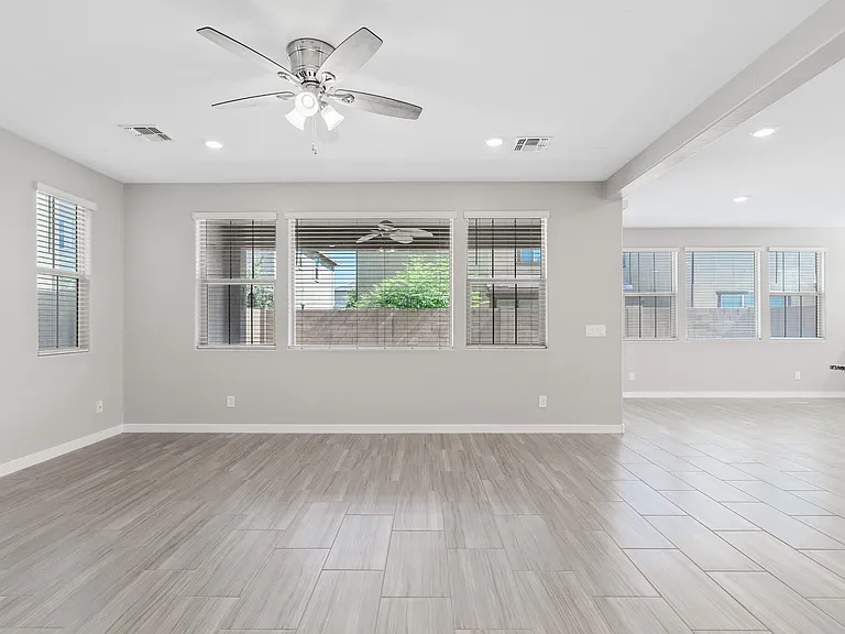 1154 E Thompson Way — Photo 8