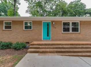 5646 Oak Dr, Charlotte, NC 28216