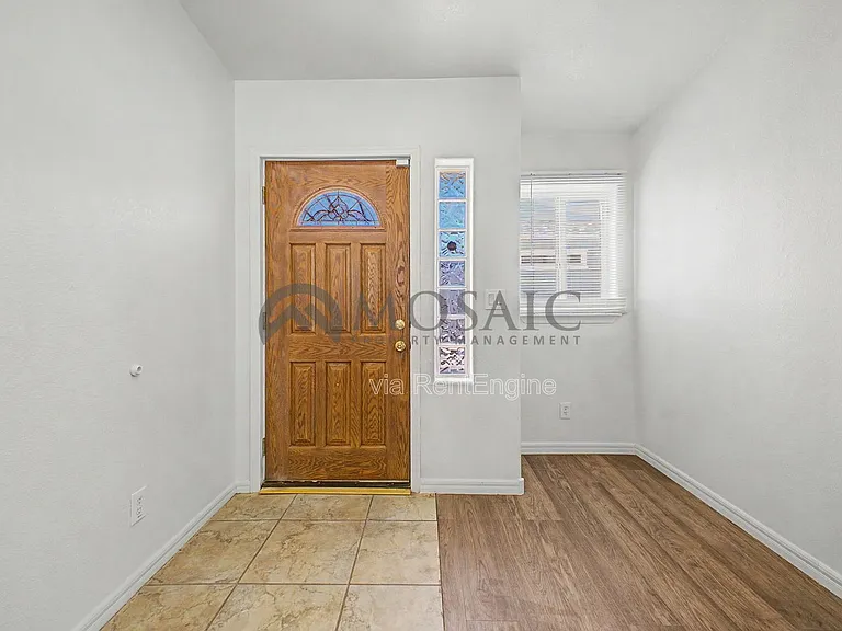 1625 S 74th St — Photo 8