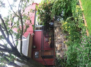 7037 18th Ave NE, Seattle, WA 98115