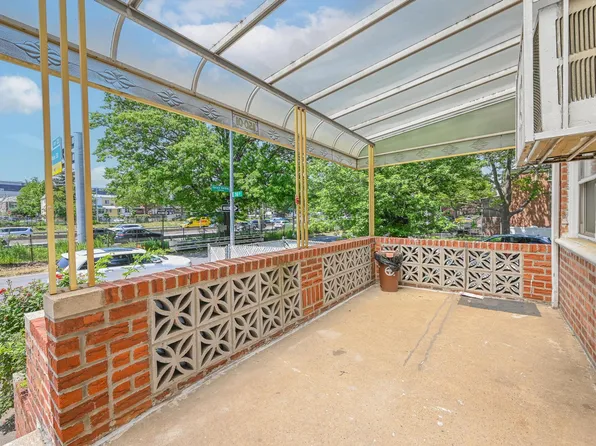 150-01 Horace Harding Boulevard image 4 of 17