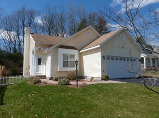 6 Trevor Ct, Clifton Park, NY 12065