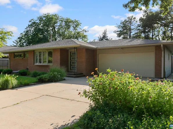 1935 S 44th St, Lincoln, NE 68506
