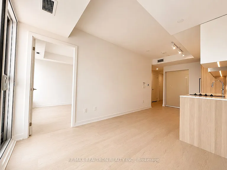 252 Church St #5305 — Photo 7