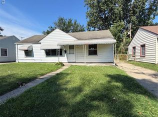 26307 Woodmont St, Roseville, MI 48066