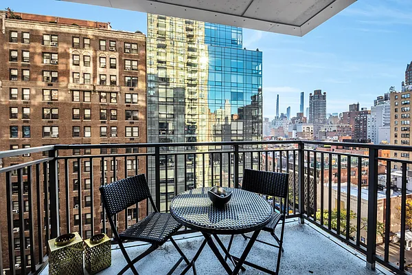 Sold by Corcoran | media 16