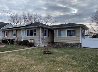 14 Farley St, Methuen, MA 01844