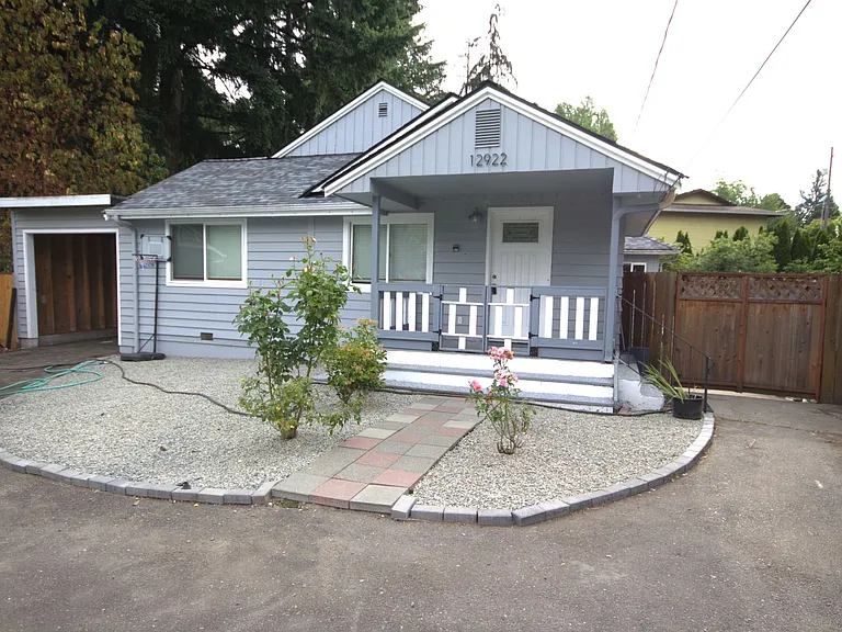 12922 2nd Ave SW — Photo 1