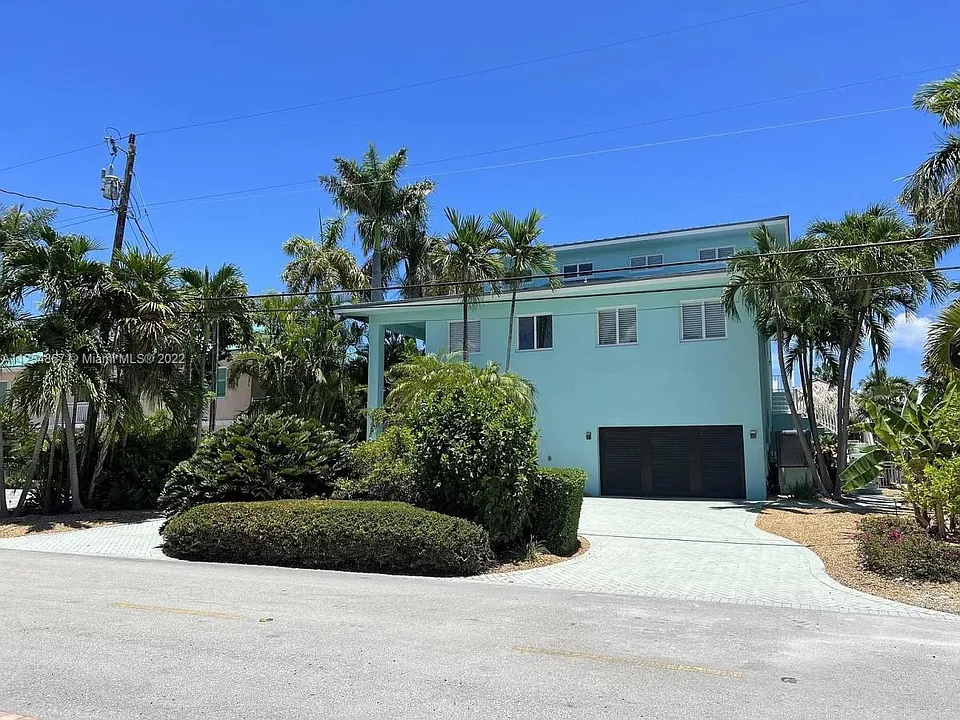 124 S Indies Dr