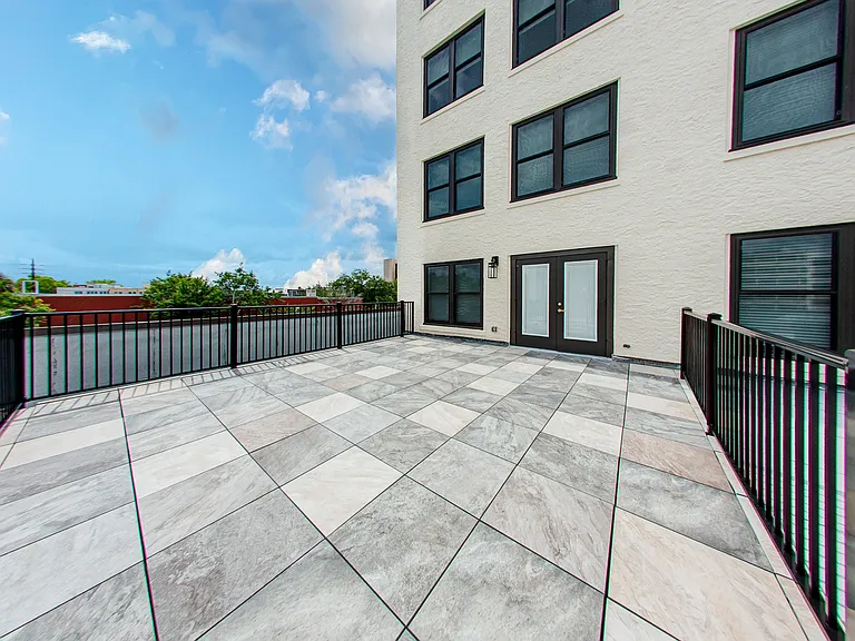 410 W University Ave #302 — Photo 25