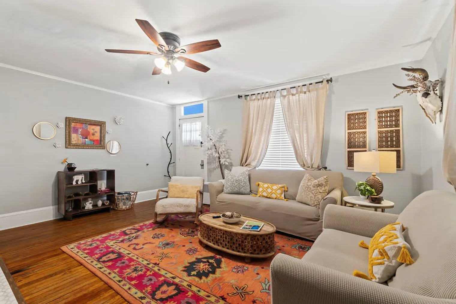 2 bed, 1.0 bath, $1,647 — Photo 3