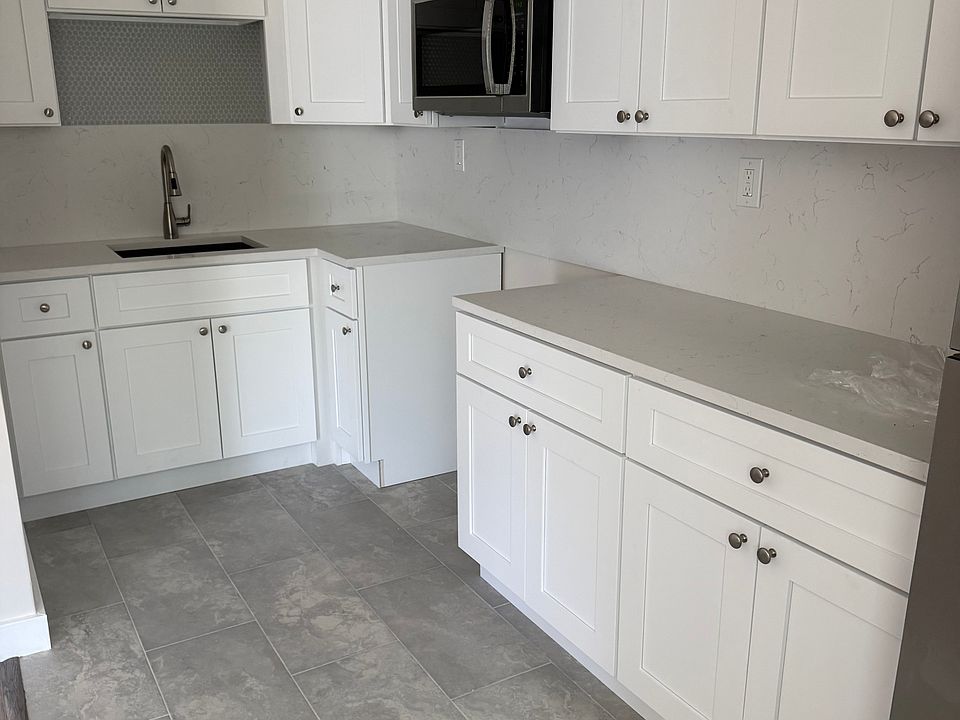 1st image of 1632 NE 4th Pl APT 2