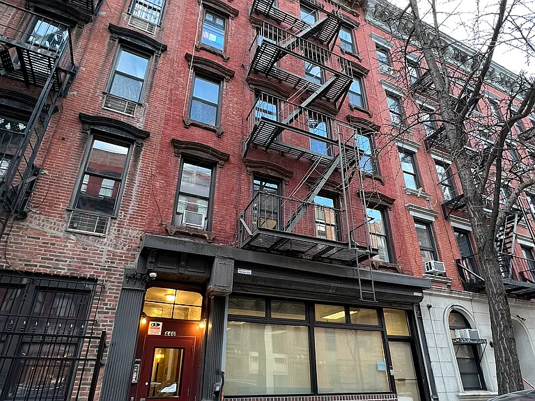 446 W 46th St #2 — Photo 7