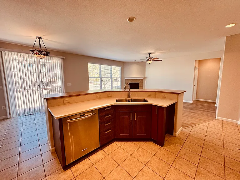 4614 Belford Cir — Photo 15
