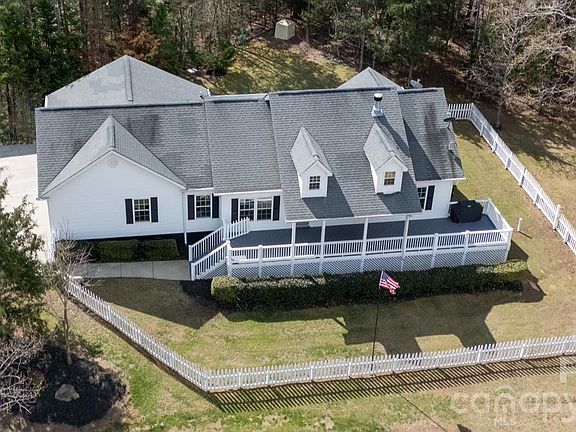2nd image of 1108 King Rd