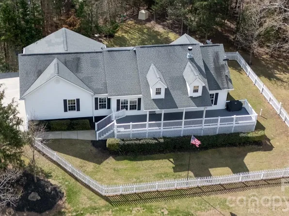 1108 King Rd, York, SC 29745