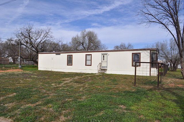 1st image of 407 E Avenue C