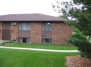 509 Jenkran St APT 6, Morrison, IL 61270