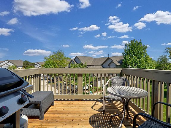 3rd image of 563 Willow Way #563