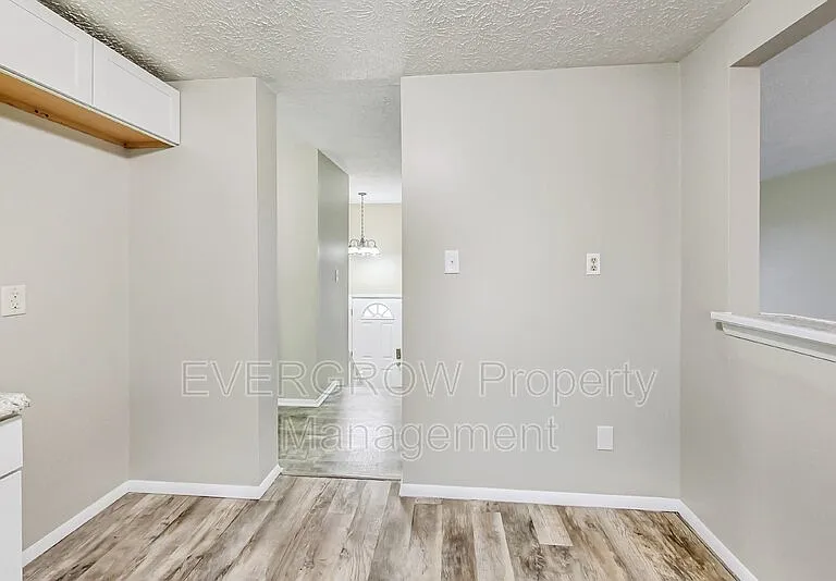 5310 Shelbyville Rd — Photo 12