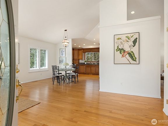 4th image of 19763 12th Avenue NE