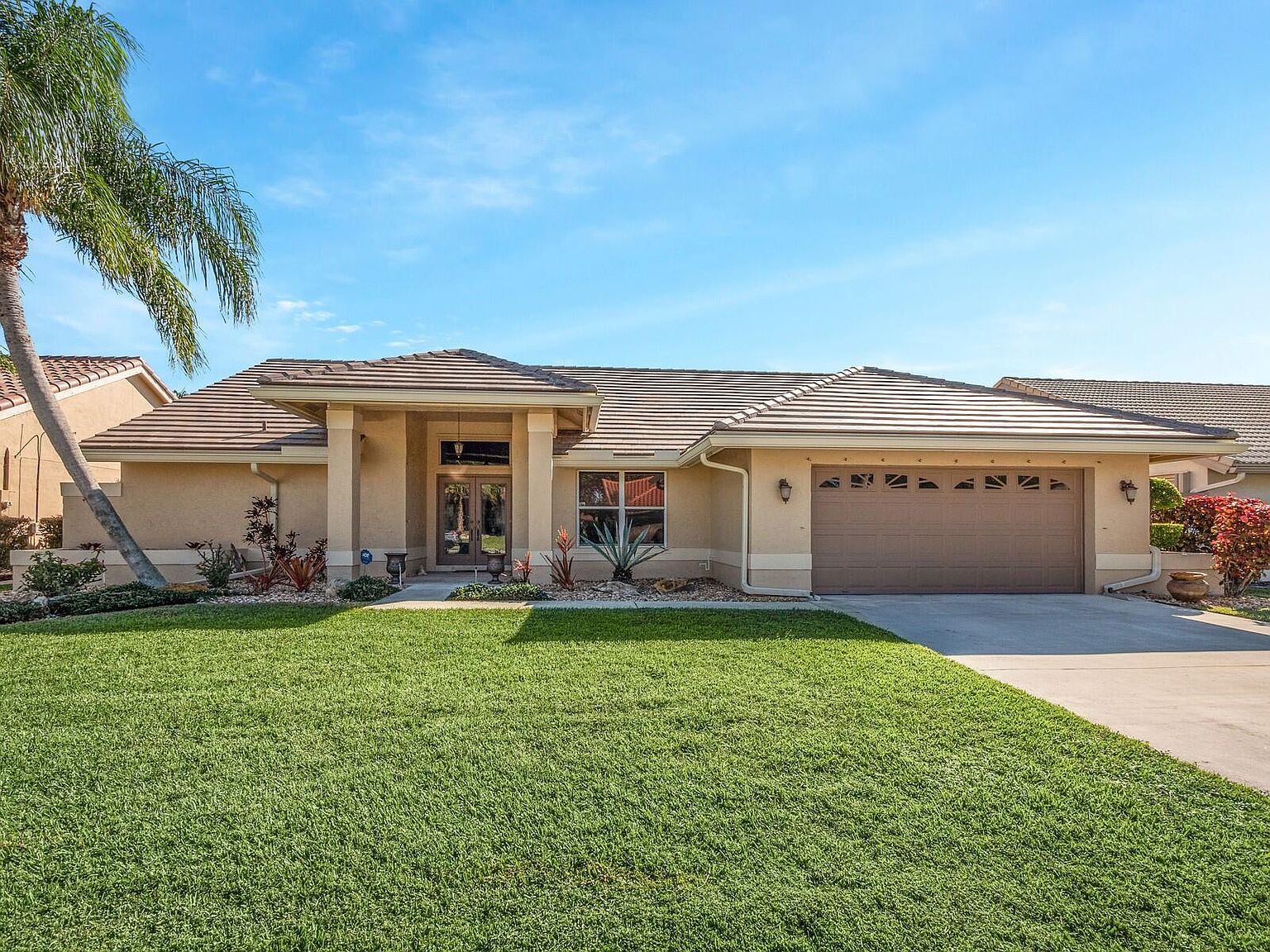 5864 Wedgewood Village Cir