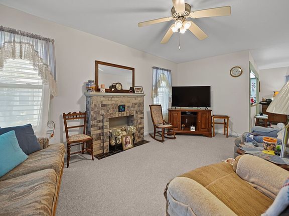 4th image of 718 Ralston Ave
