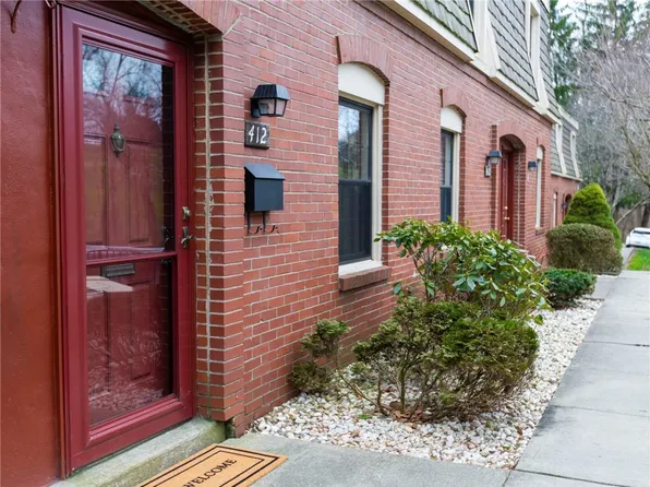 412 Country View Ct, Pittsburgh, PA 15205